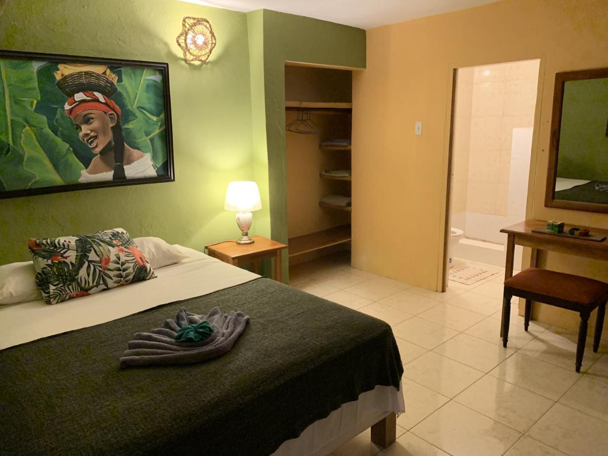 Can Jam Retreat Negril Luaran gambar