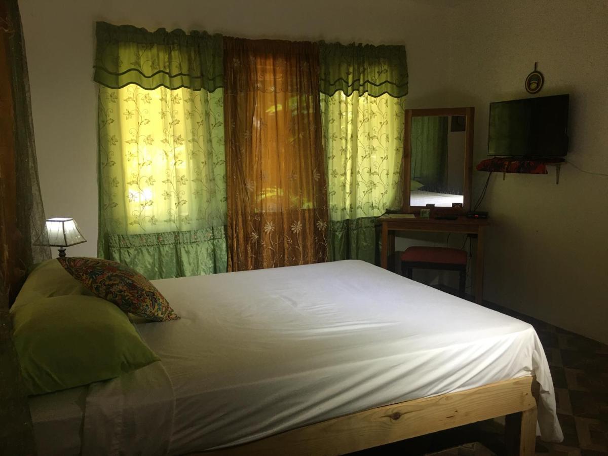 Can Jam Retreat Negril Luaran gambar